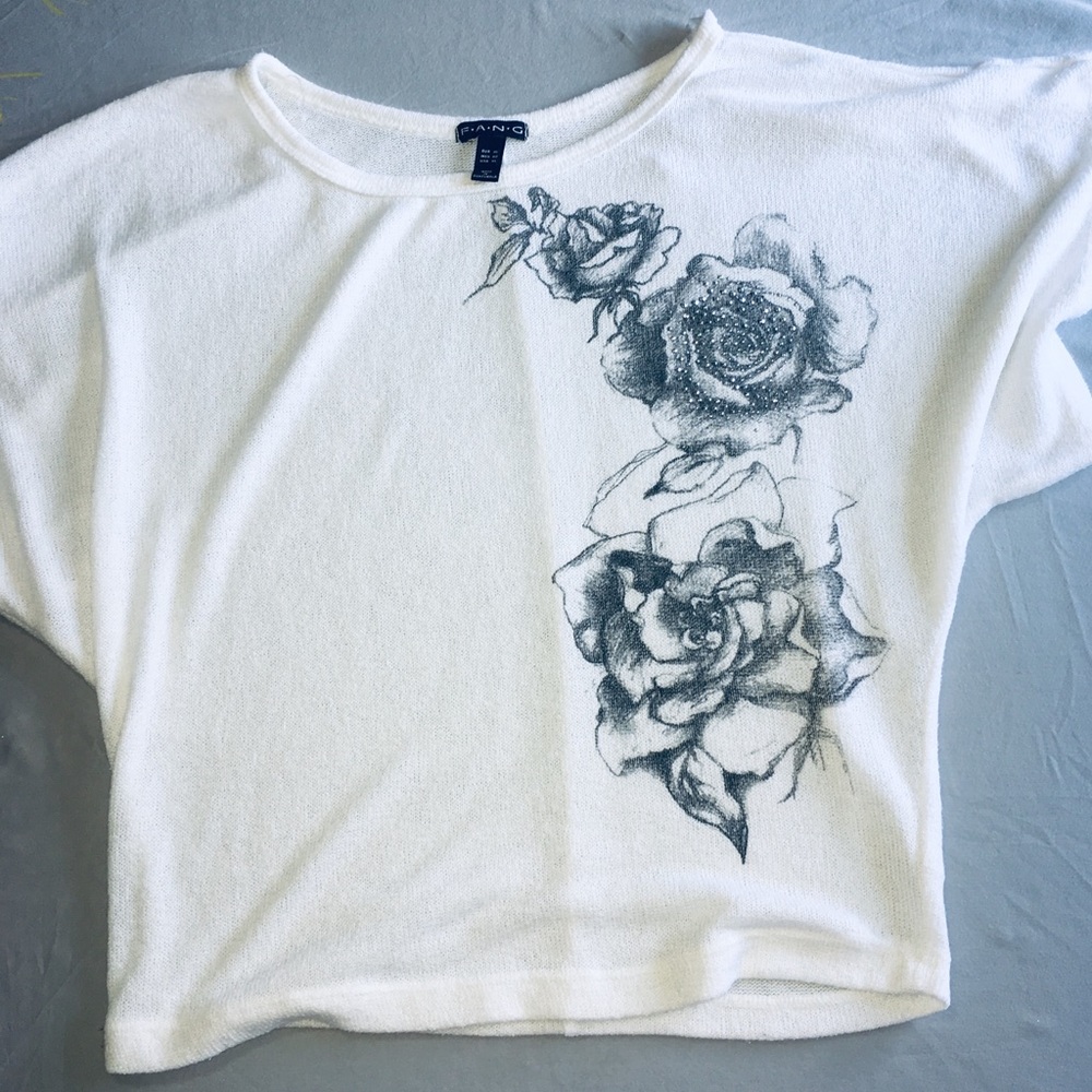 🍁FINAL PRICE🍁FANG white with floral shirt